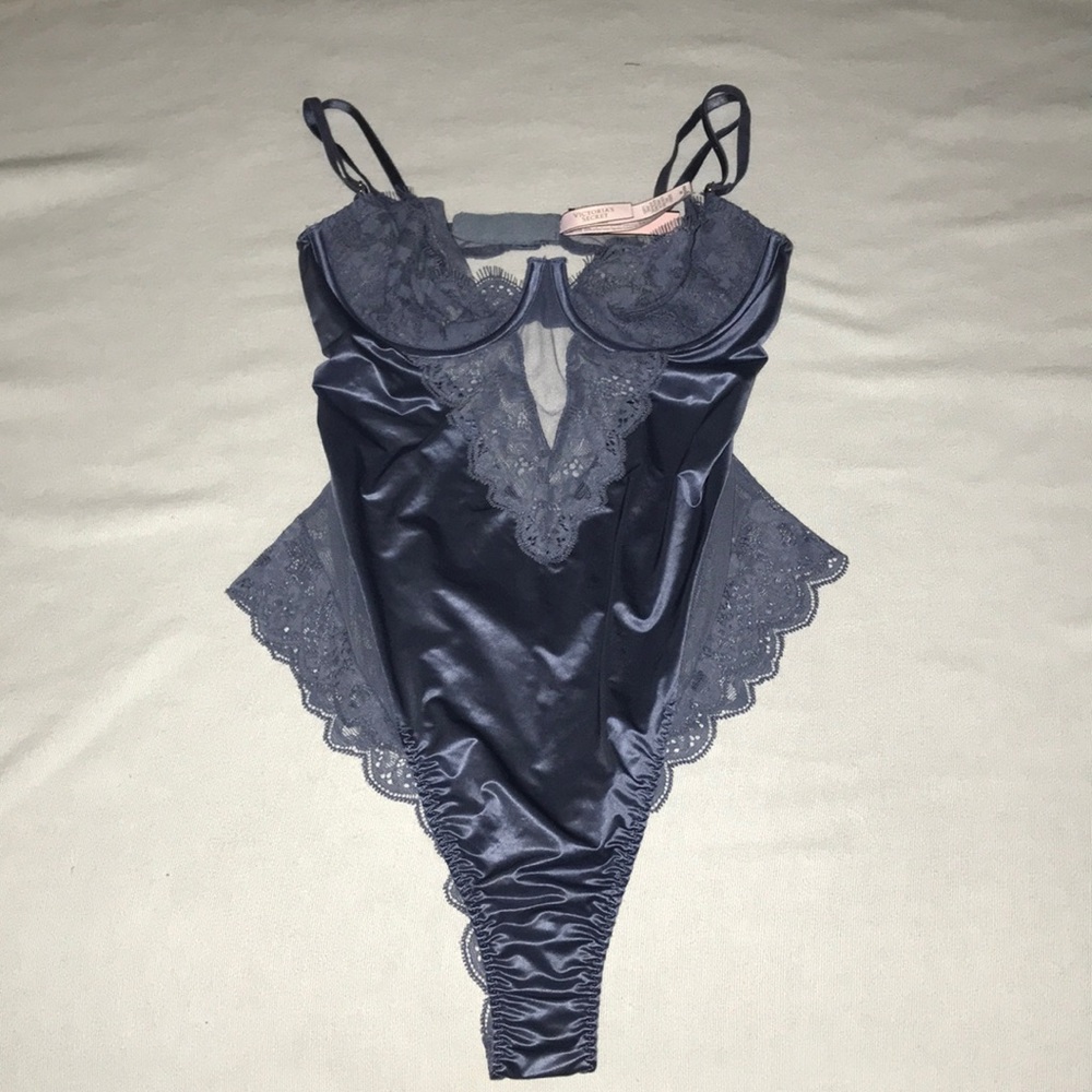VS: Blue Lingerie